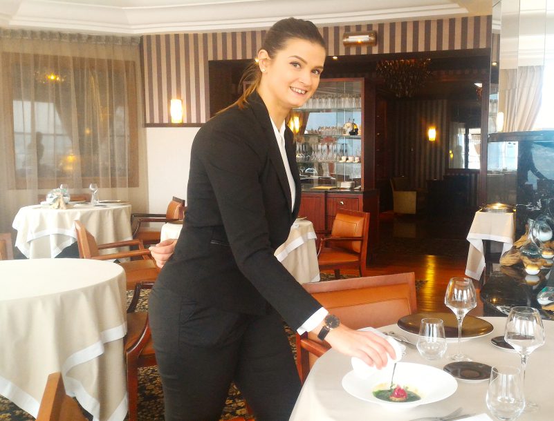 Menu Club avec en entrée tartare de Féra du lac d'Annecy - Restaurant La Rotonde des Trésoms